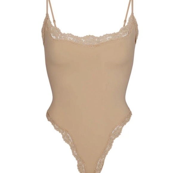 SKIMS Fits Everybody Lace Cami Thong Bodysuit Size 4X in Sienna - Picture 8 of 8